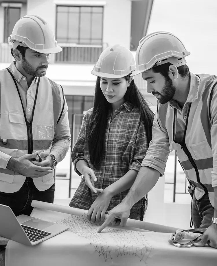 Uso de tecnología avanzada en construcción: realidad aumentada y herramientas innovadoras.